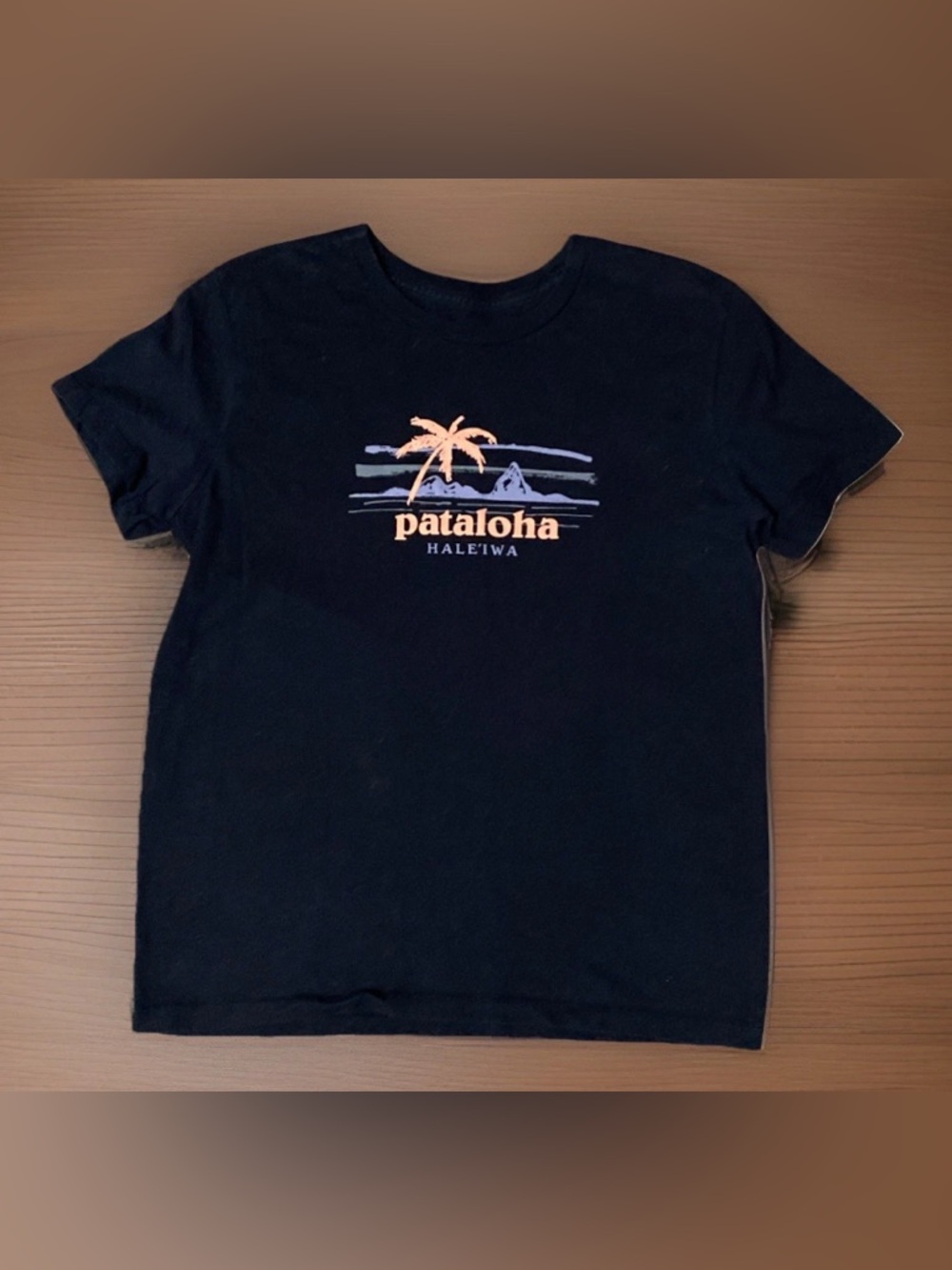 Patagonia Logo Graphic T-Shirt Women Small Slim Fit Short Sleeve Black Hale’iwa